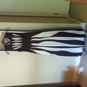 Sleeveless Black and White Maxi Dress